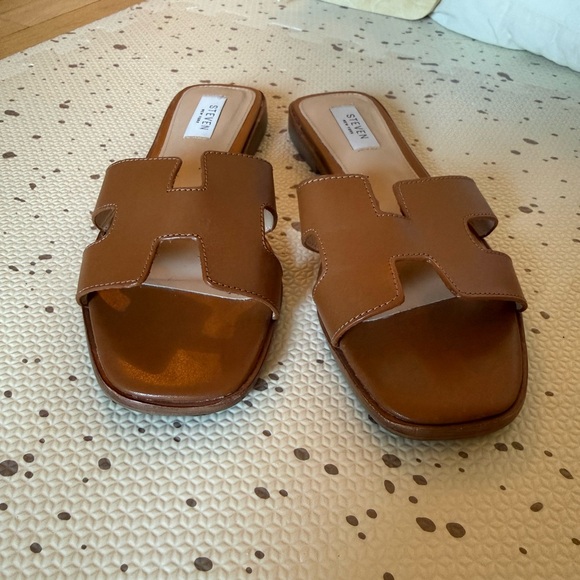 Steve Madden Hadyn Sandal - Picture 3 of 6
